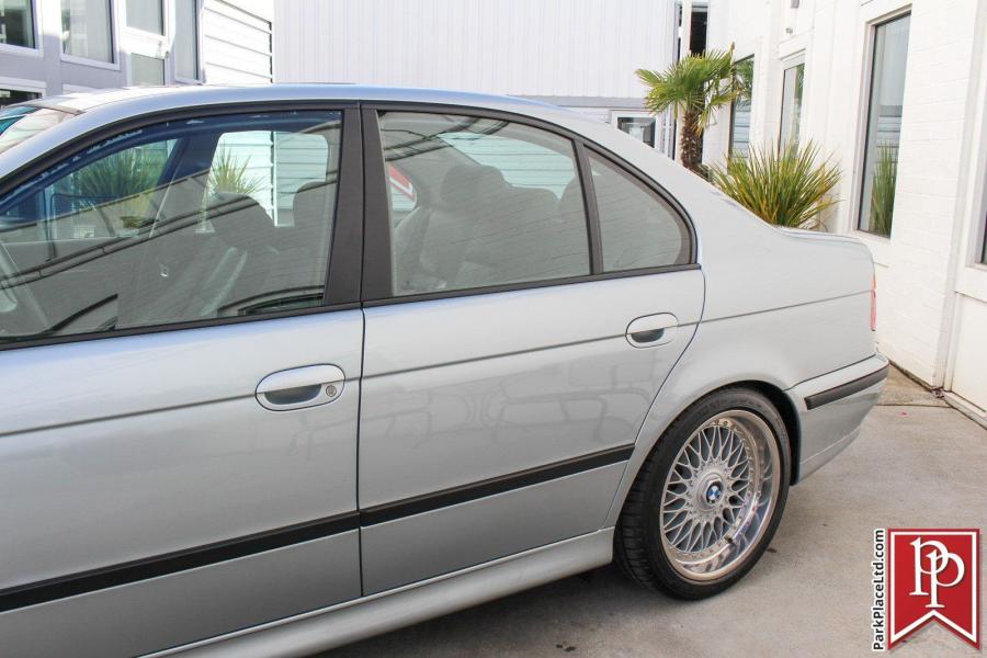 Детали экстерьера BMW 540i Sedan (E39) 1998 года  (фото 18 из 50)